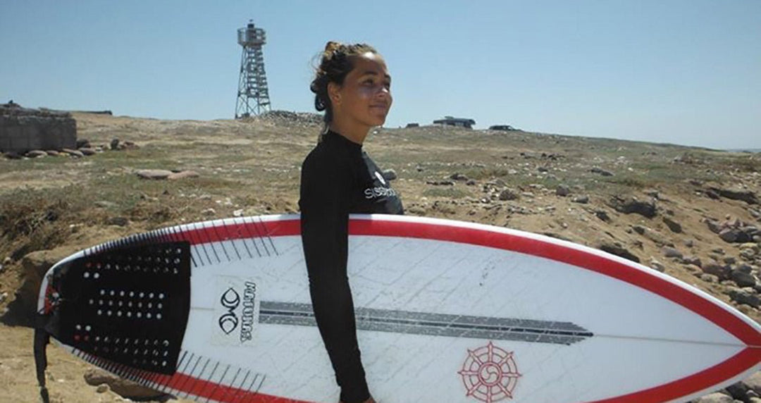 CONNECTING ACROSS A FIELD IN NICARAGUA - Sisstrevolution