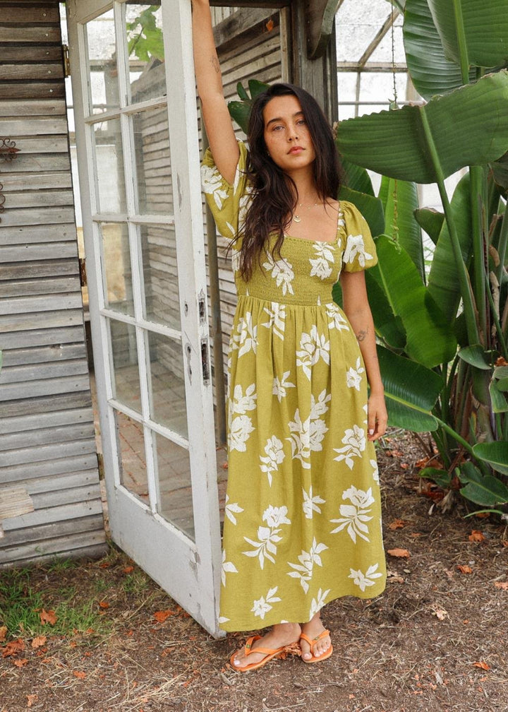 Moss Amor Woven Midi Dress